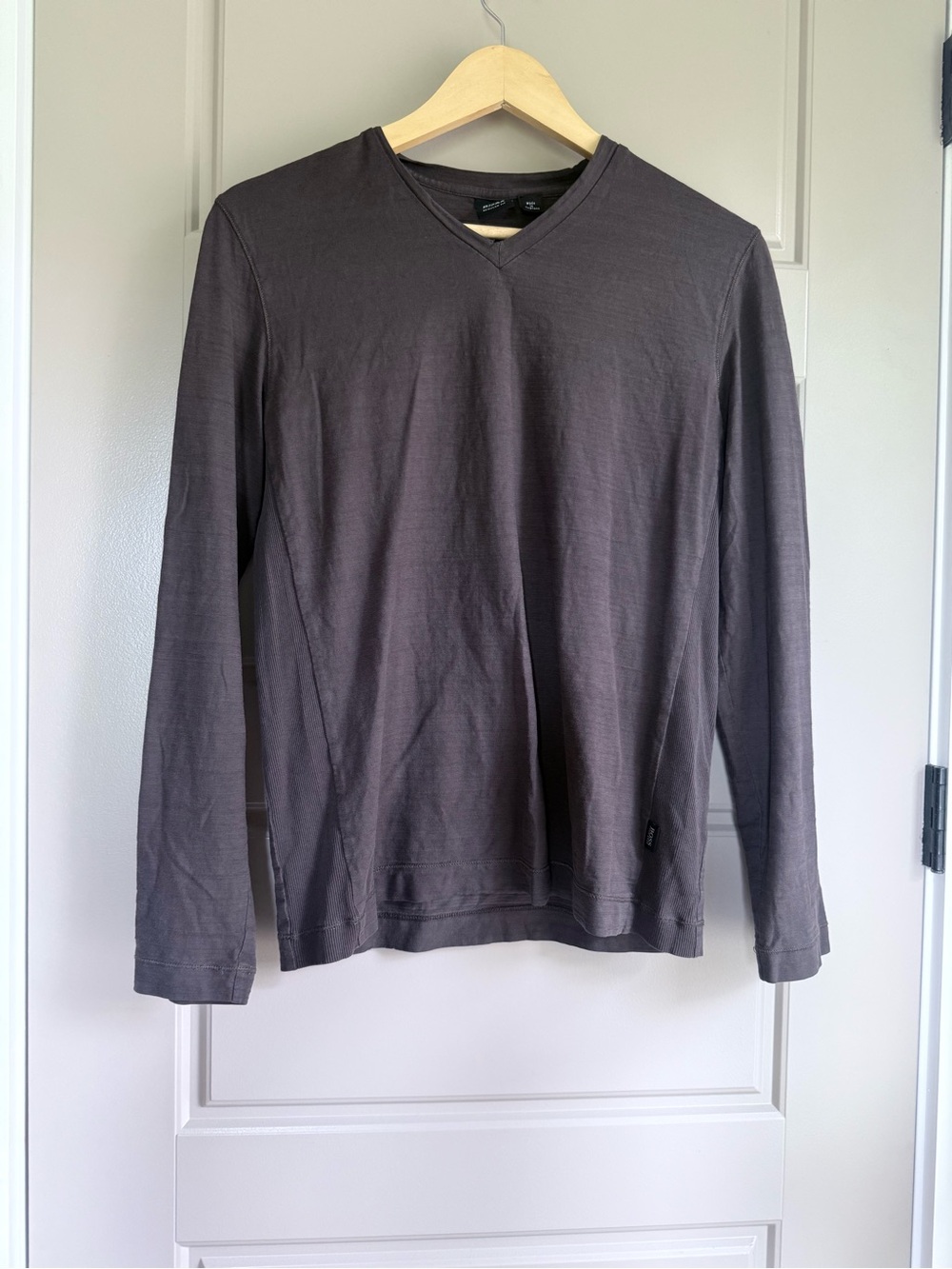 HUGO BOSS chocolate brown long sleeve regular fit basic v neck tshirt shirt top